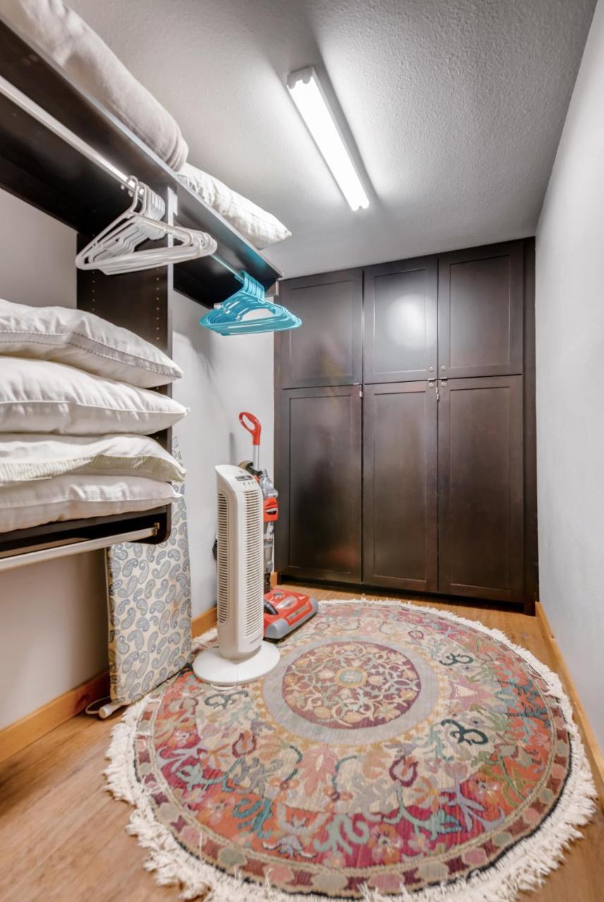 One-Bedroom Atrium Condo 05 布雷肯里奇 外观 照片